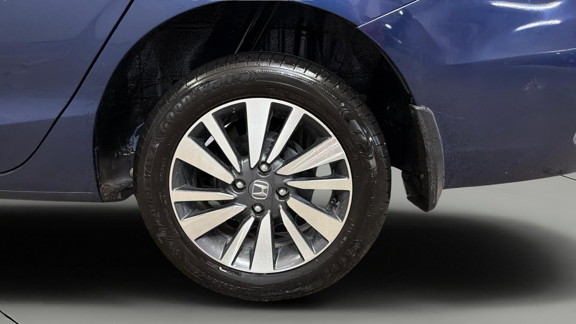 View 2024 Honda City ZX MT Diesel Anniversary Edition Image 8 Used 2024 Honda City ZX MT Diesel Anniversary Edition Image 8