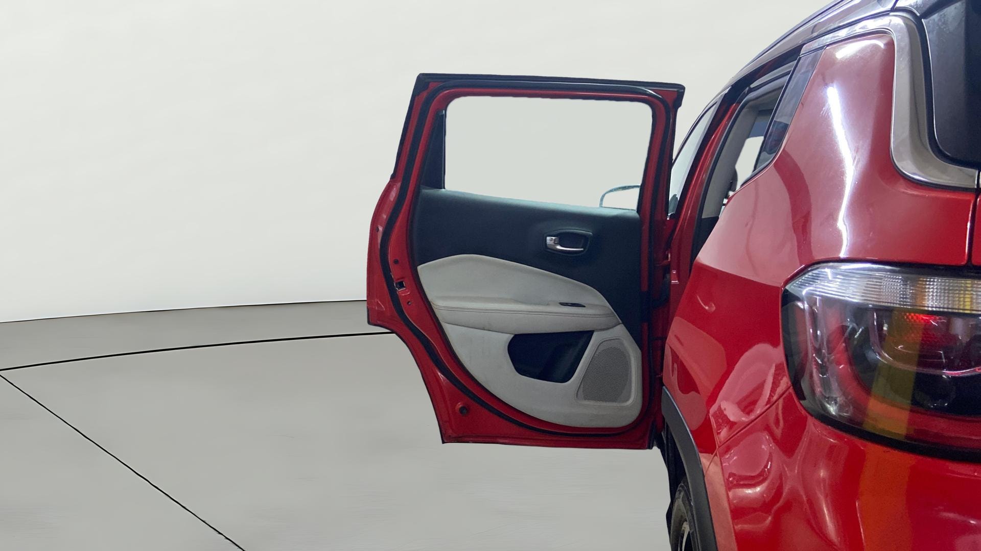 View 2020 Jeep Compass Limited Plus 4x2 Diesel BS IV Image 14 Used 2020 Jeep Compass Limited Plus 4x2 Diesel BS IV Image 14
