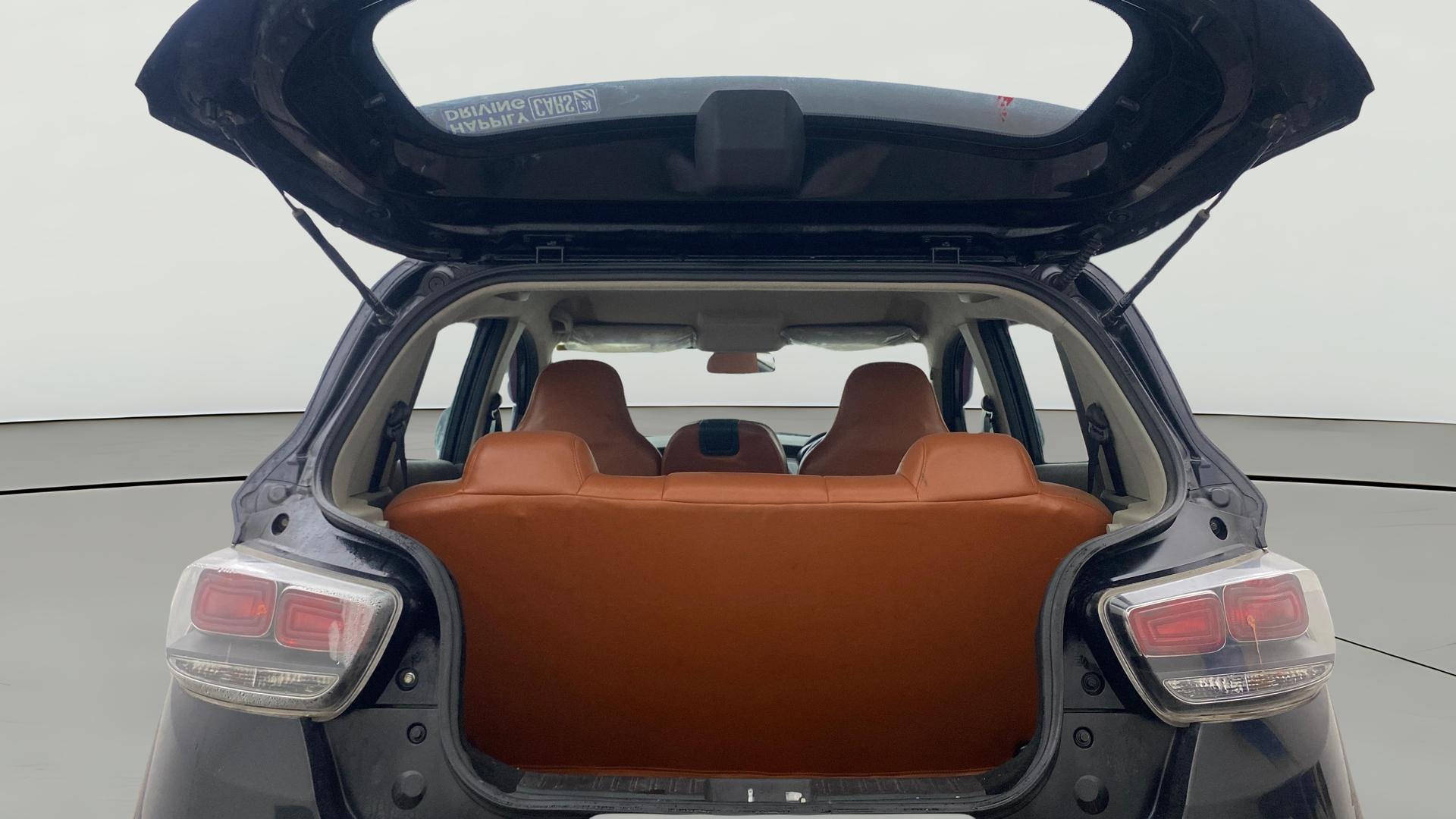 View 2019 Mahindra KUV100 K2 Petrol BS IV Image 36 Used 2019 Mahindra KUV100 K2 Petrol BS IV Image 36