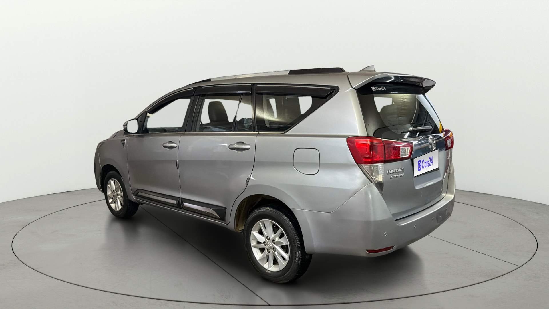 View 2020 Toyota Innova Crysta 2.7 GX AT 7-Seater BS IV Image 2 Used 2020 Toyota Innova Crysta 2.7 GX AT 7-Seater BS IV Image 2