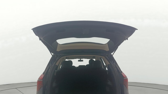 View Mahindra XUV700 Image 16 Used Mahindra XUV700 Image 16