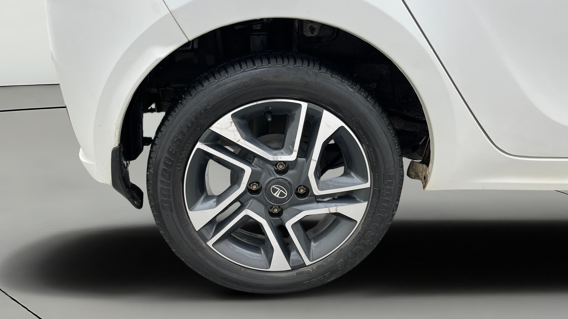 View 2020 Tata Tiago Revotorq XB Image 24 Used 2020 Tata Tiago Revotorq XB Image 24