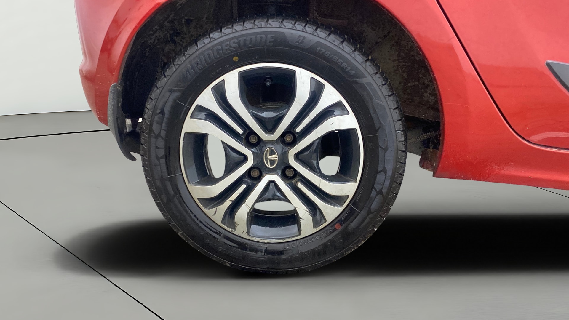 View 2019 Tata Tiago Revotorq XB Image 23 Used 2019 Tata Tiago Revotorq XB Image 23