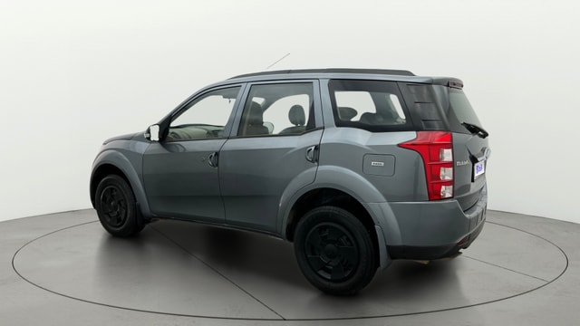 View Mahindra XUV500 Image 2 Used Mahindra XUV500 Image 2