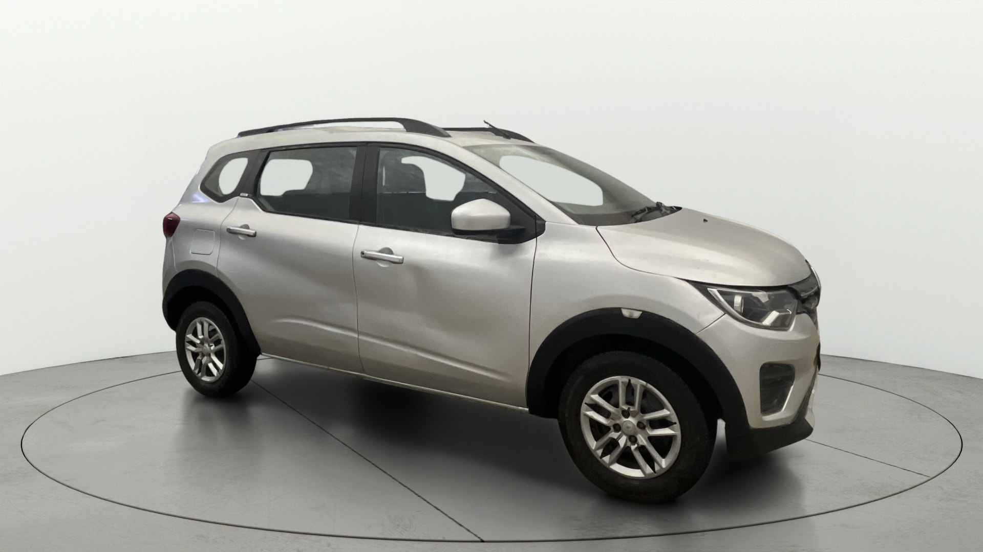 View 2020 Renault Triber RXT Image 37 Used 2020 Renault Triber RXT Image 37