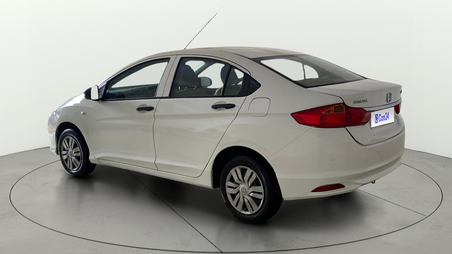 View 2015 Honda City ZX MT Diesel Anniversary Edition Image 2 Used 2015 Honda City ZX MT Diesel Anniversary Edition Image 2