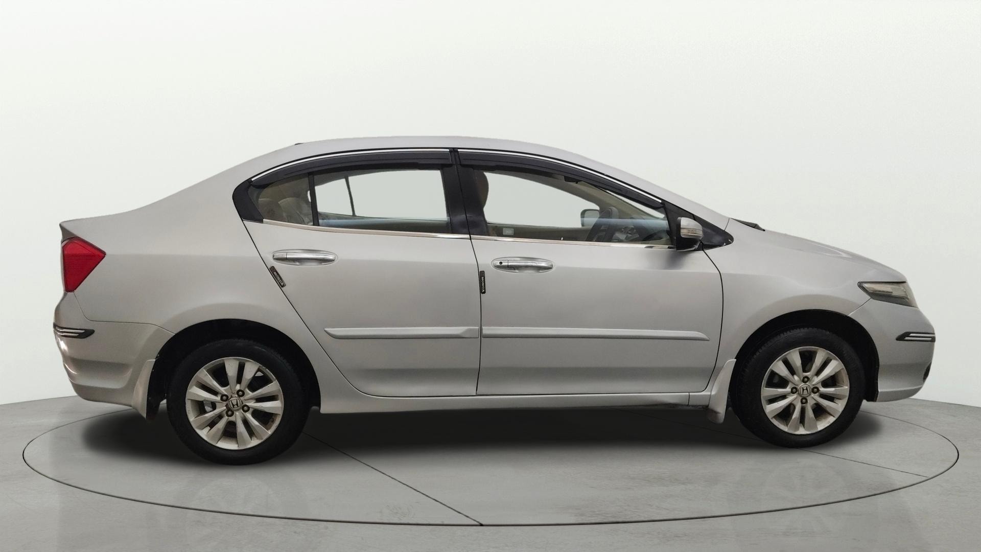 View 2013 Honda City ZX MT Diesel Anniversary Edition Image 8 Used 2013 Honda City ZX MT Diesel Anniversary Edition Image 8