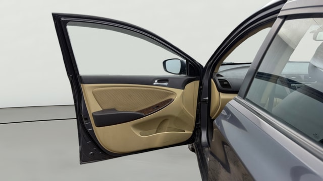 View Hyundai Fluidic Verna Image 30 Used Hyundai Fluidic Verna Image 30
