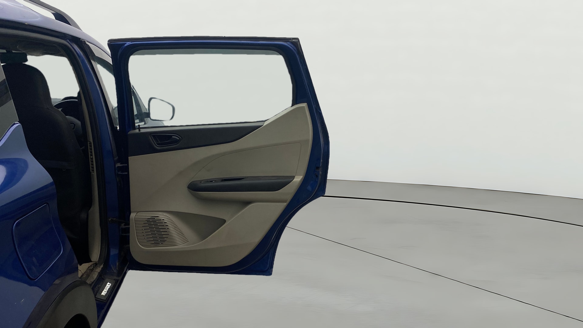 View 2019 Renault Triber RXT Image 7 Used 2019 Renault Triber RXT Image 7