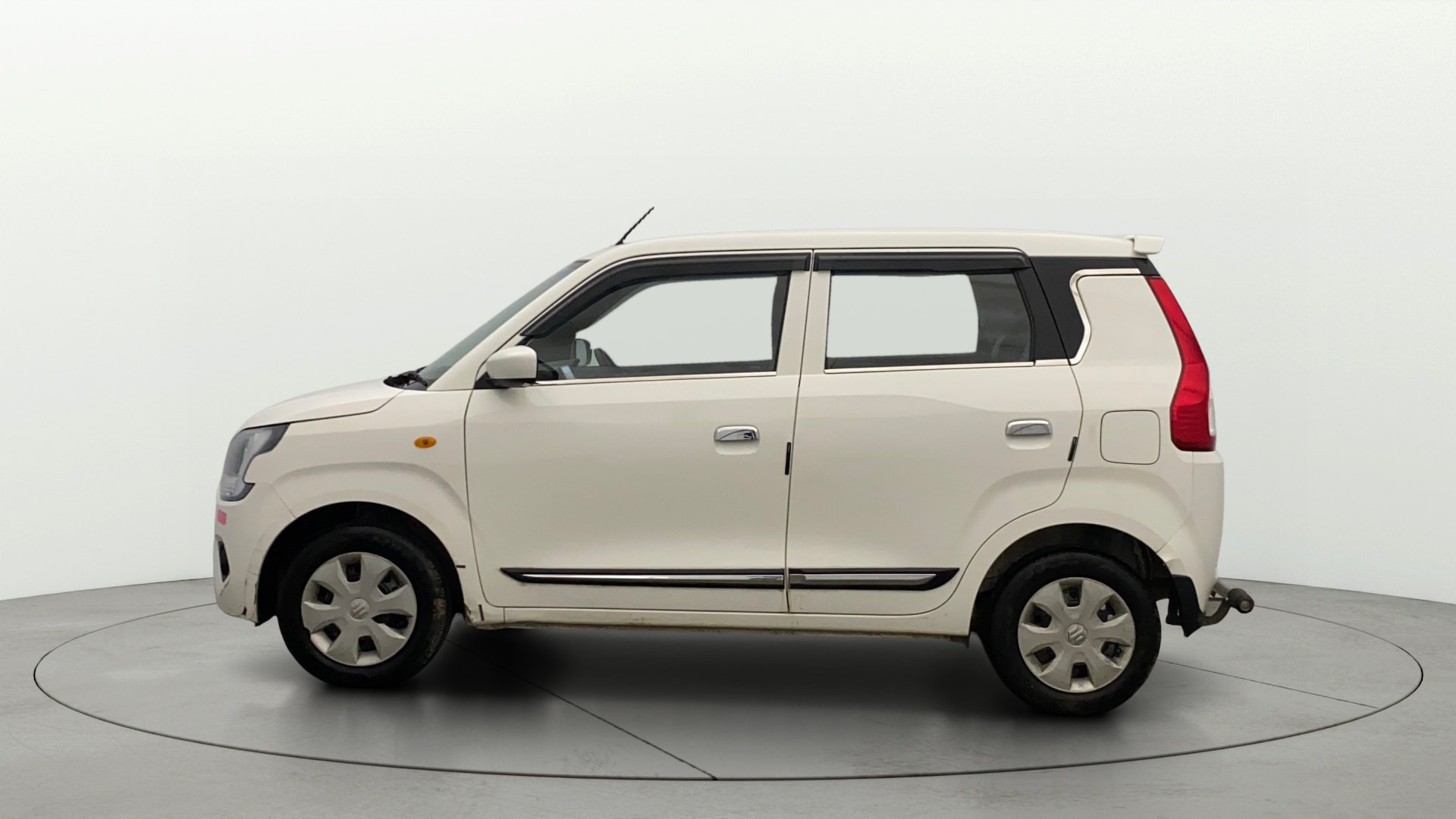 View 2025 Maruti Suzuki 1000 Base Variant Image 5 Used 2025 Maruti Suzuki 1000 Base Variant Image 5