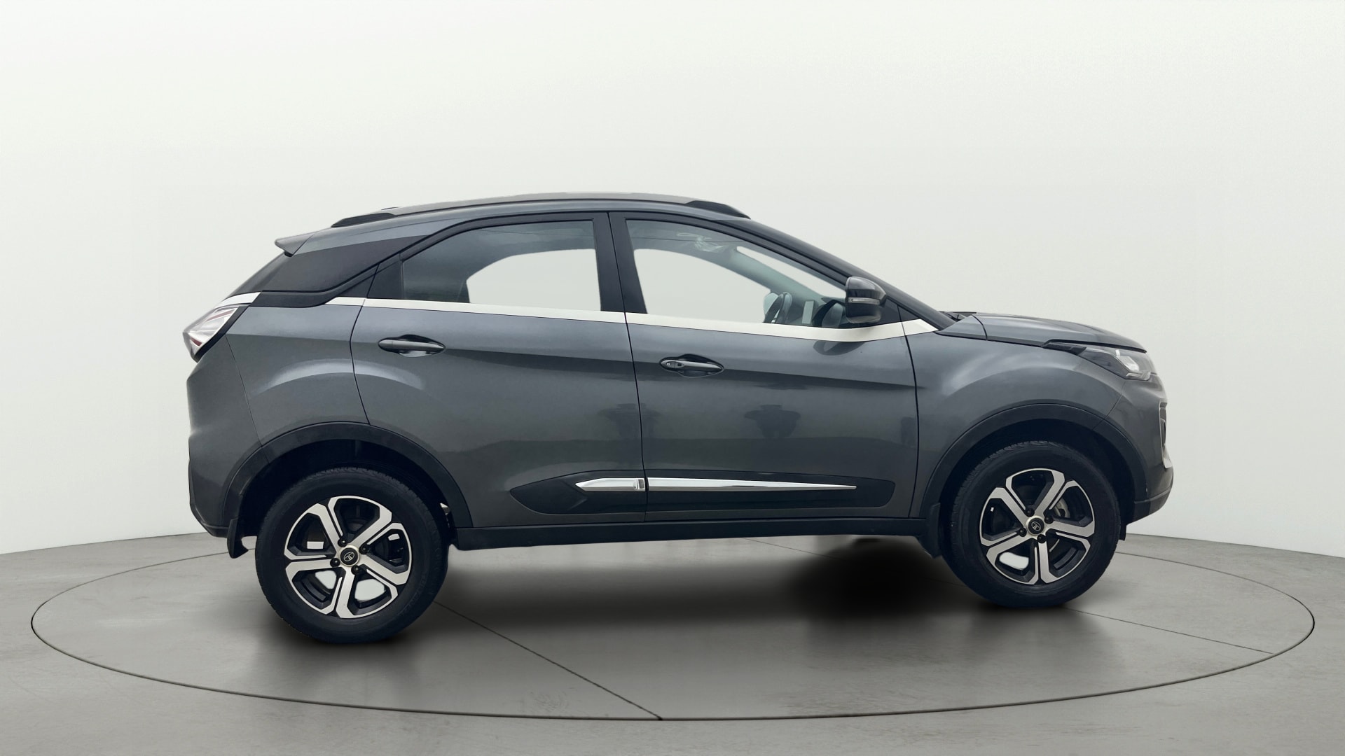 View 2021 Tata Nexon Revotron XE Image 28 Used 2021 Tata Nexon Revotron XE Image 28