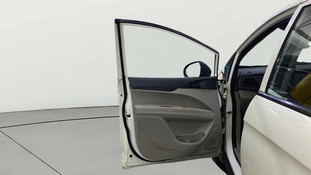View Mahindra Marazzo Image 32 Used Mahindra Marazzo Image 32