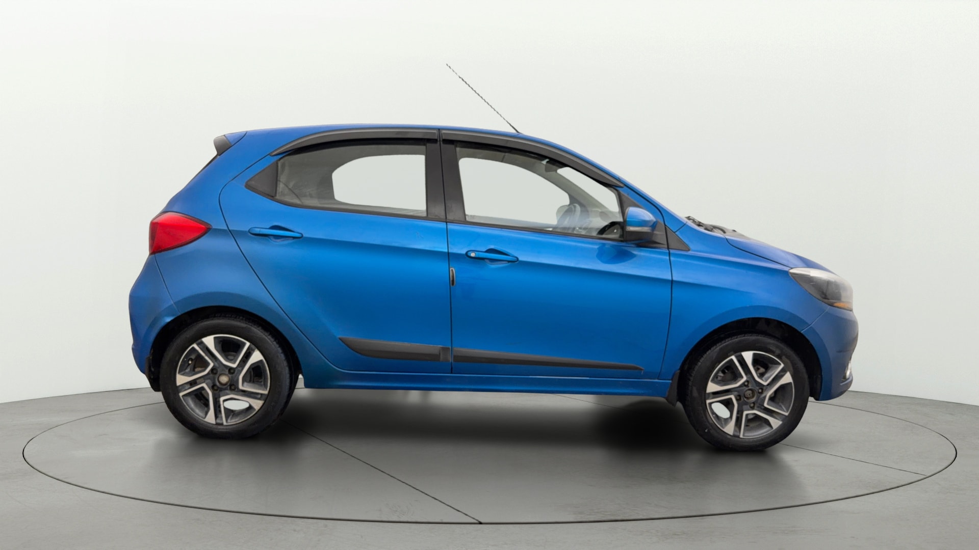 View 2019 Tata Tiago Revotorq XB Image 8 Used 2019 Tata Tiago Revotorq XB Image 8