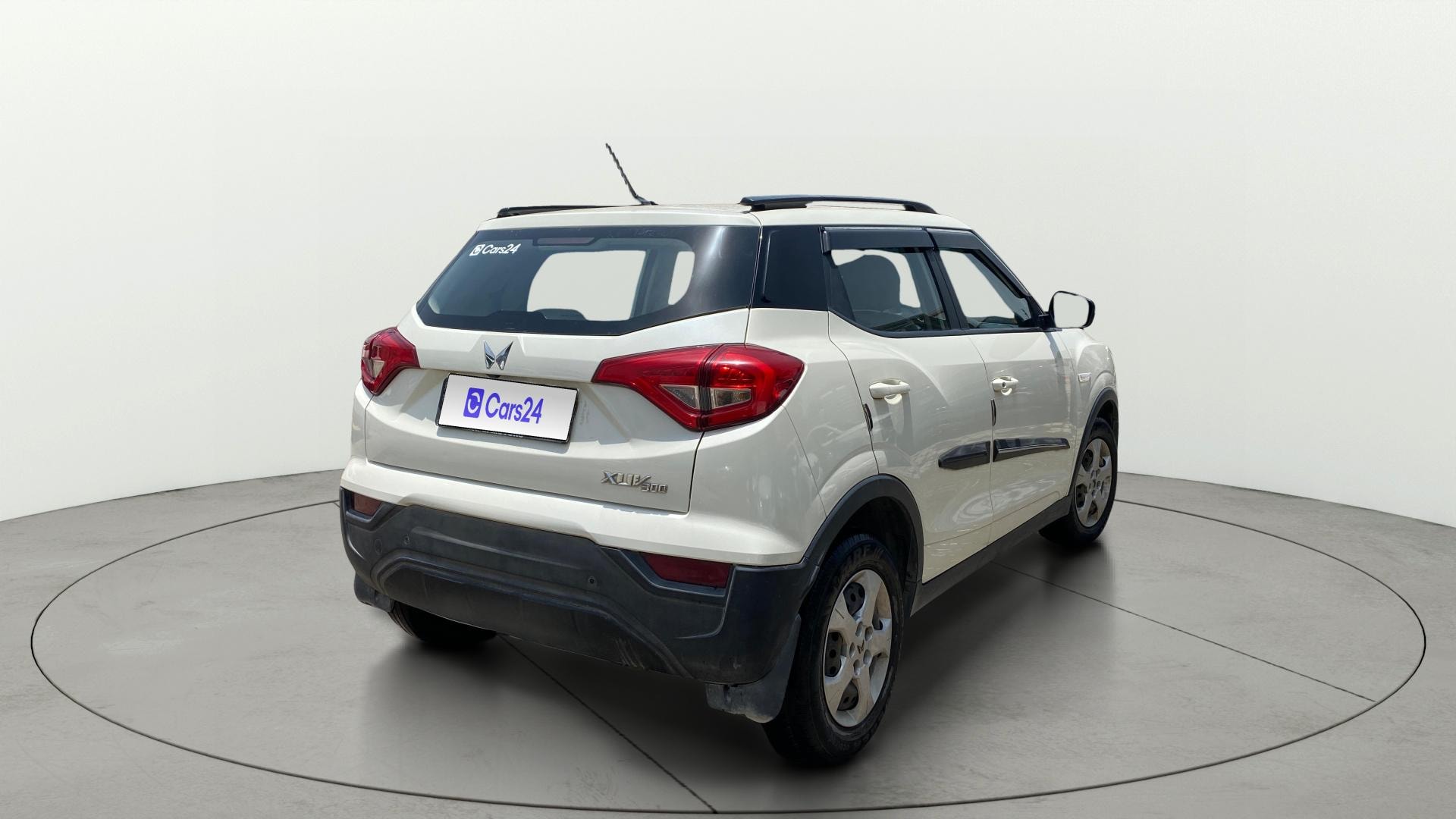 View 2022 Mahindra XUV300 W4 Petrol BS IV Image 42 Used 2022 Mahindra XUV300 W4 Petrol BS IV Image 42