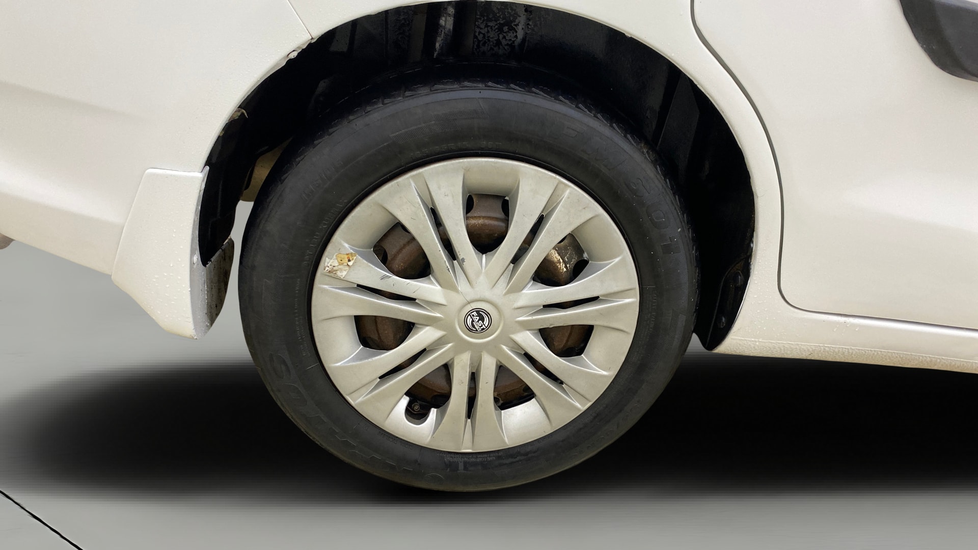 View 2016 Maruti Suzuki 1000 Base Variant Image 24 Used 2016 Maruti Suzuki 1000 Base Variant Image 24