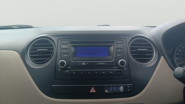 View Hyundai Grand i10 Image 17 Used Hyundai Grand i10 Image 17