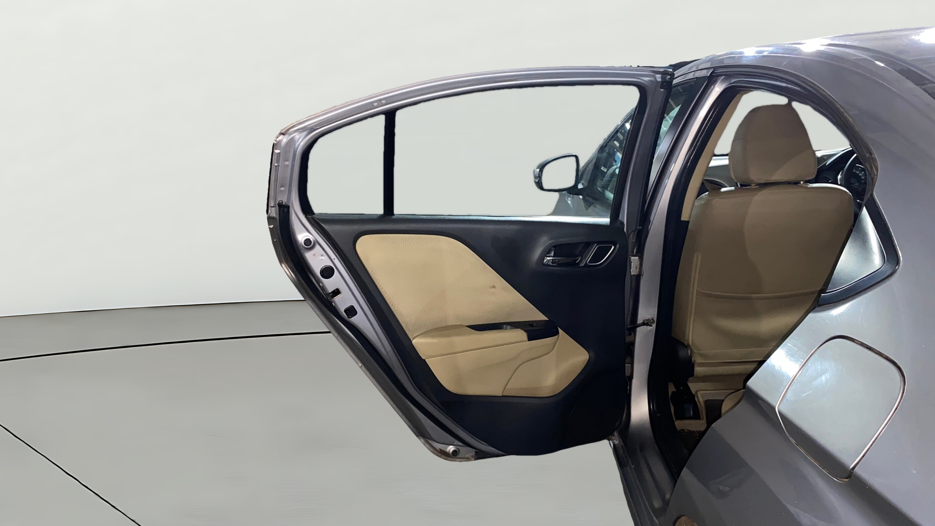 View 2019 Honda City ZX MT Diesel Anniversary Edition Image 23 Used 2019 Honda City ZX MT Diesel Anniversary Edition Image 23