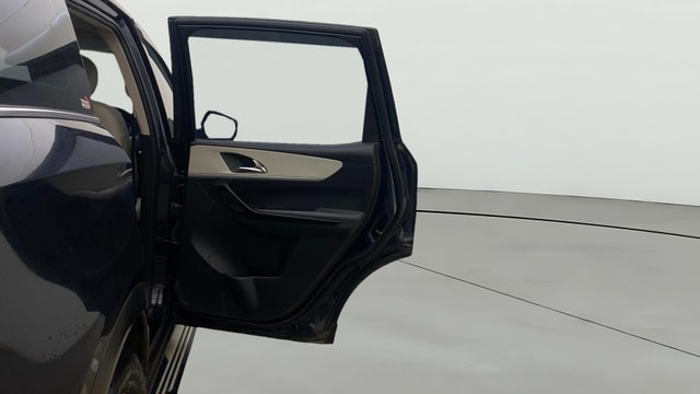 View Mahindra XUV700 Image 6 Used Mahindra XUV700 Image 6