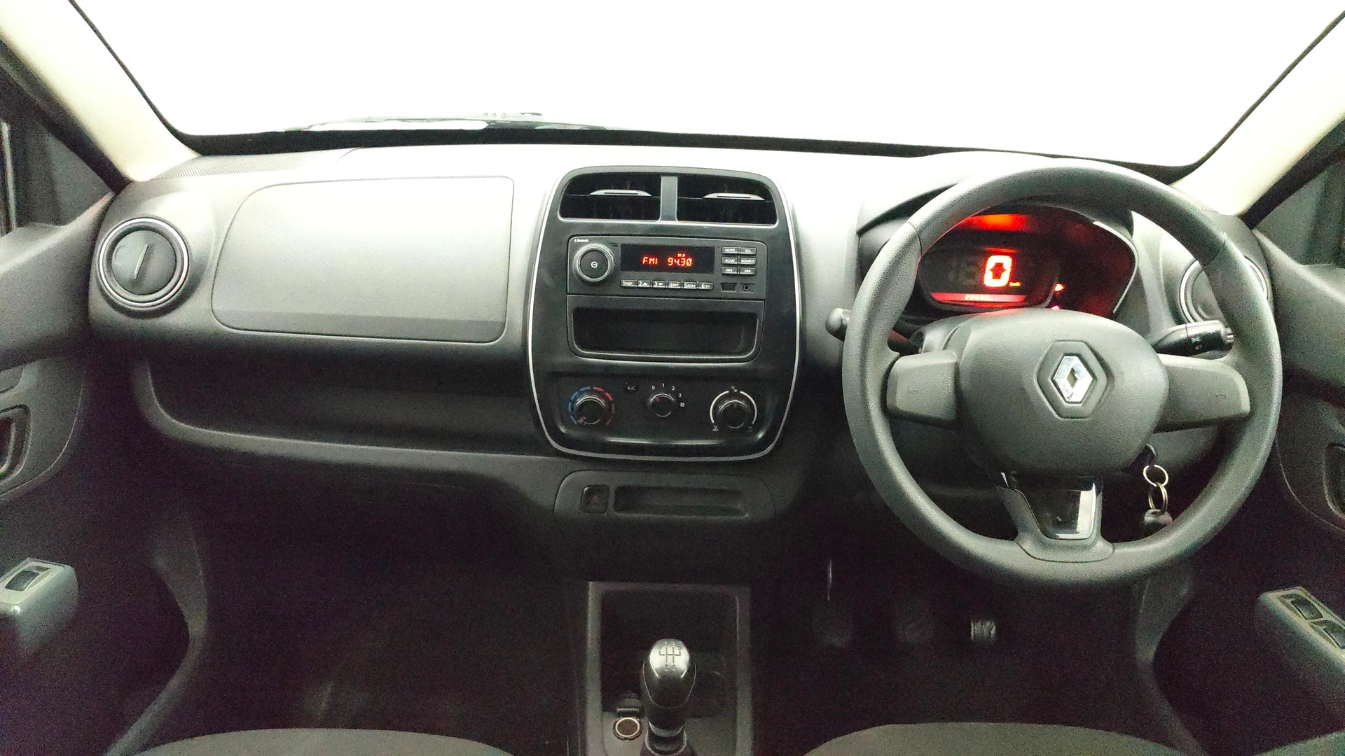 View 2016 Renault Kwid RXL Image 15 Used 2016 Renault Kwid RXL Image 15