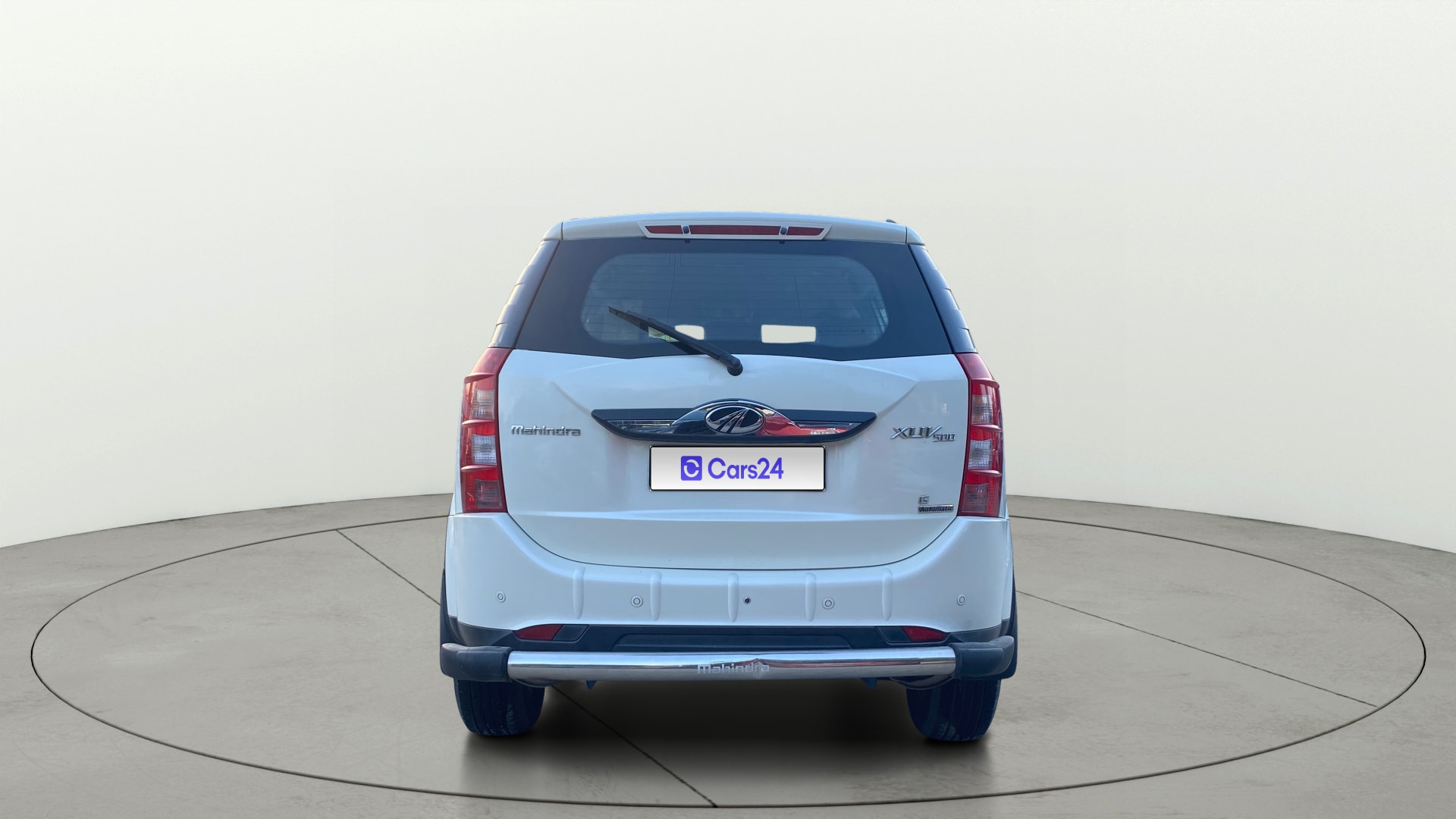 View 2018 Mahindra XUV500 G AT Image 42 Used 2018 Mahindra XUV500 G AT Image 42