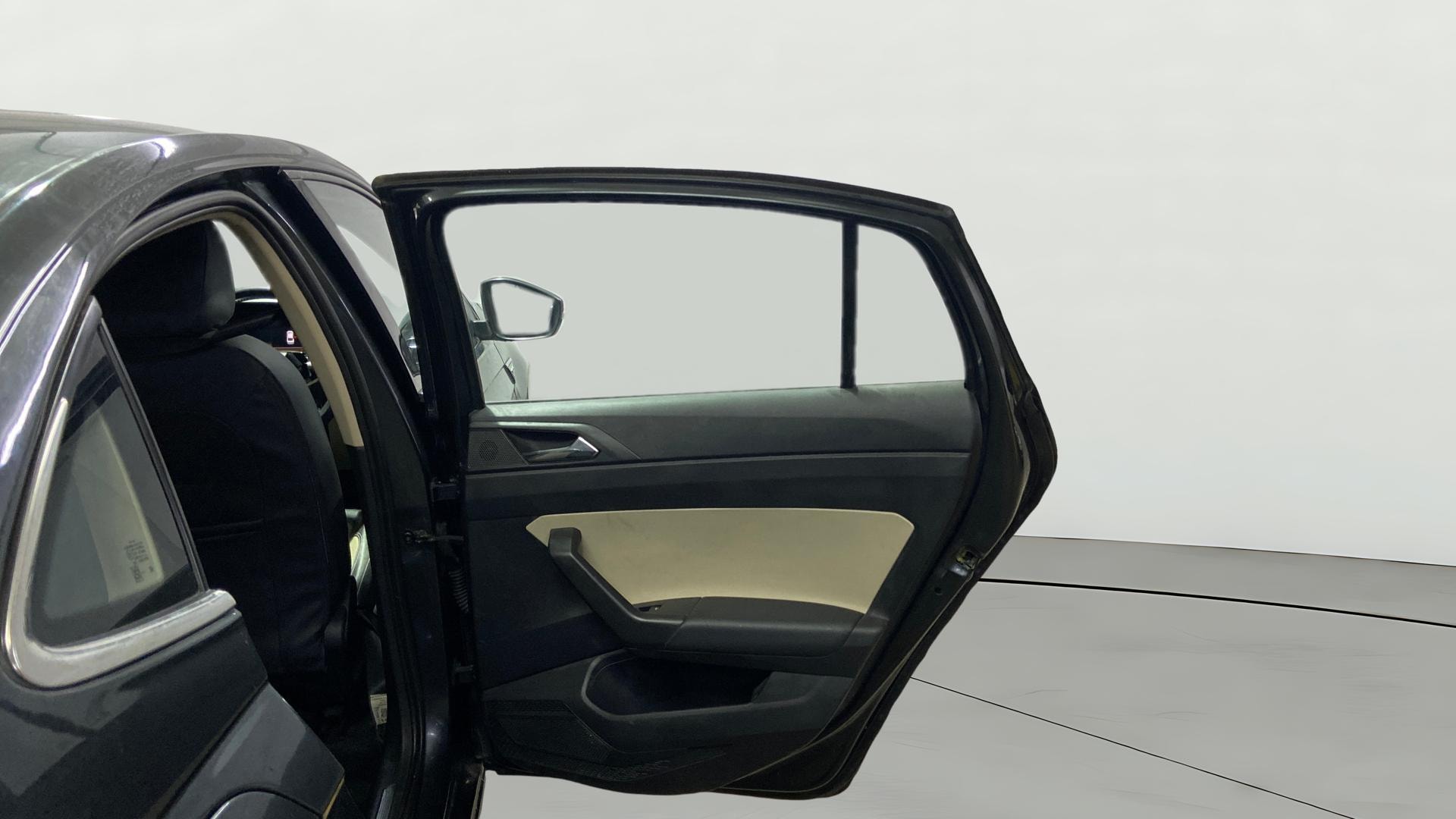 View 2022 Skoda Slavia Style 1.5 TSI DSG Image 6 Used 2022 Skoda Slavia Style 1.5 TSI DSG Image 6