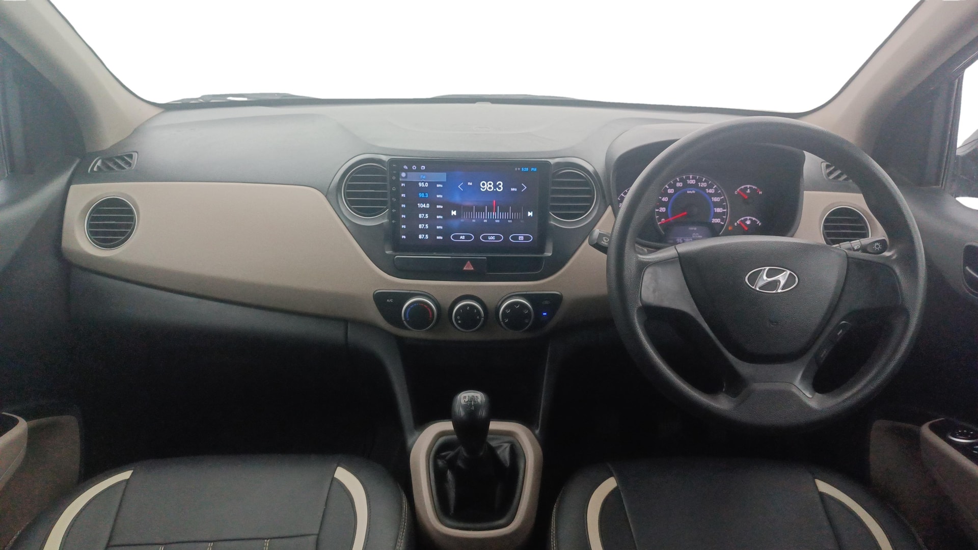 View 2015 Hyundai Grand i10 1.2 Magna Diesel Image 15 Used 2015 Hyundai Grand i10 1.2 Magna Diesel Image 15