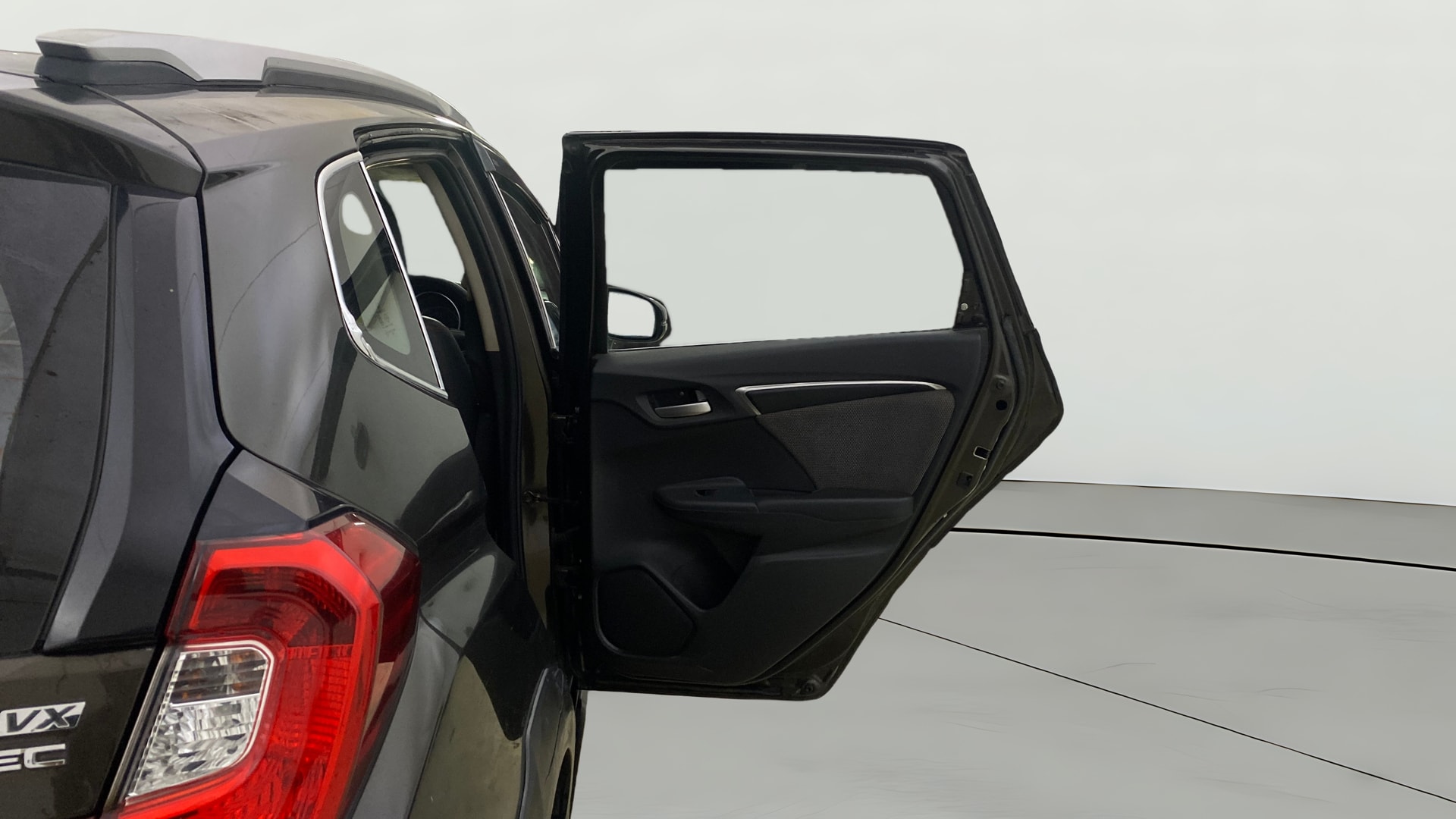 View 2017 Honda WR-V S MT Diesel Edge Edition Image 7 Used 2017 Honda WR-V S MT Diesel Edge Edition Image 7