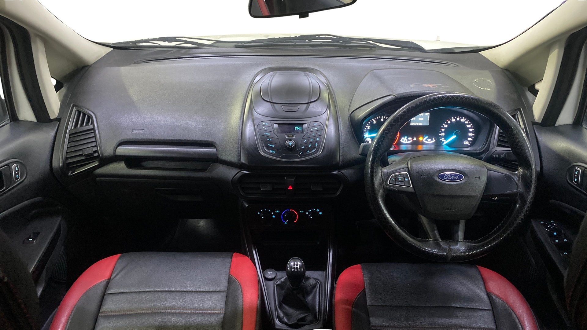View 2020 Ford EcoSport 1.5 TDCi Diesel Ambiente BS IV Image 15 Used 2020 Ford EcoSport 1.5 TDCi Diesel Ambiente BS IV Image 15