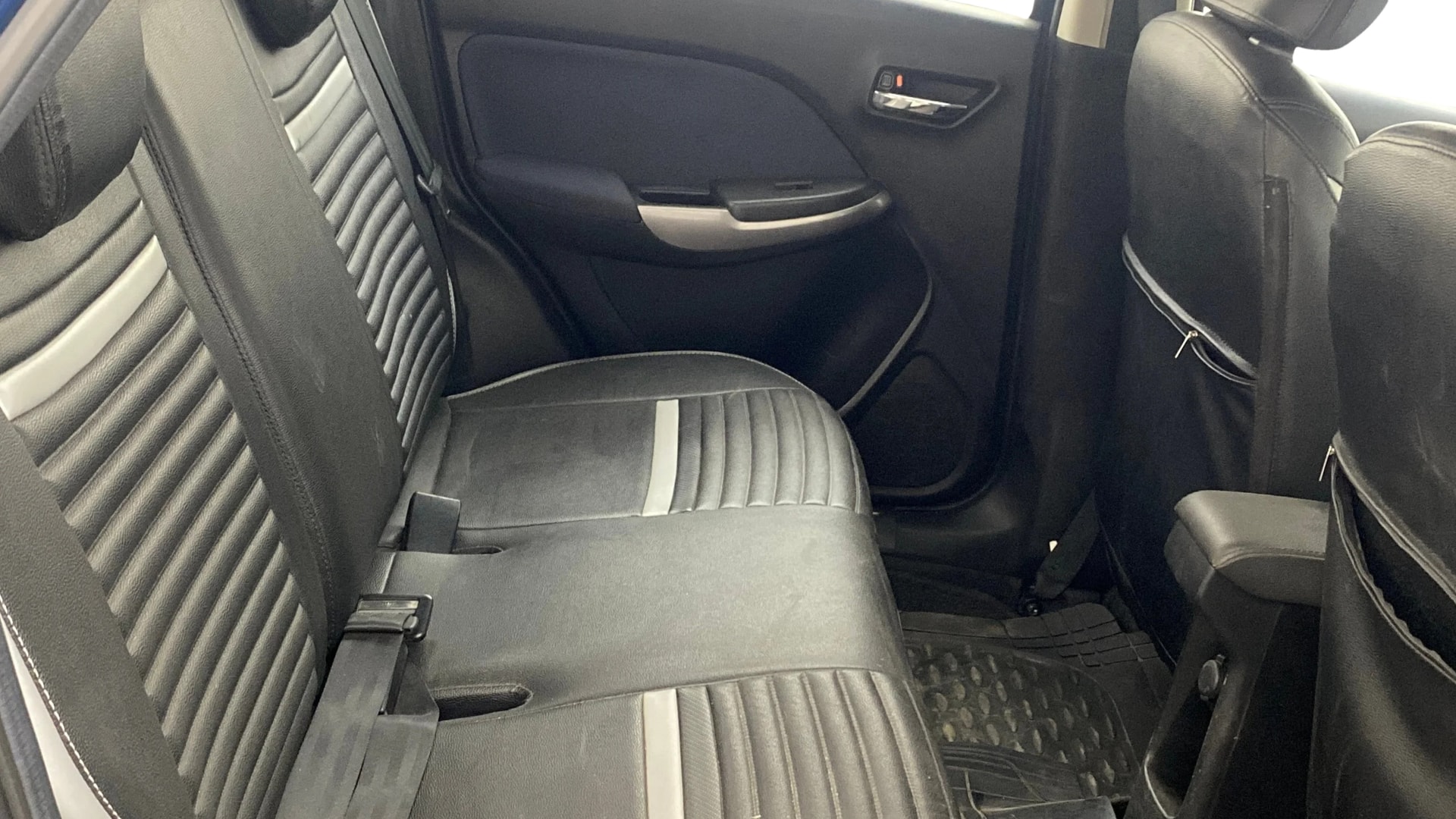 View 2022 Maruti Suzuki 1000 Base Variant Image 35 Used 2022 Maruti Suzuki 1000 Base Variant Image 35