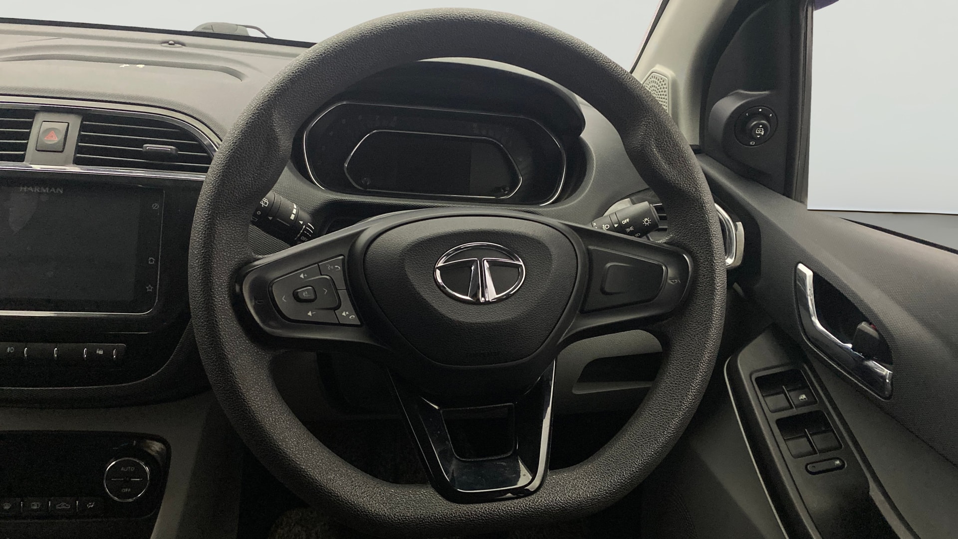 View 2021 Tata Tiago Revotorq XB Image 20 Used 2021 Tata Tiago Revotorq XB Image 20