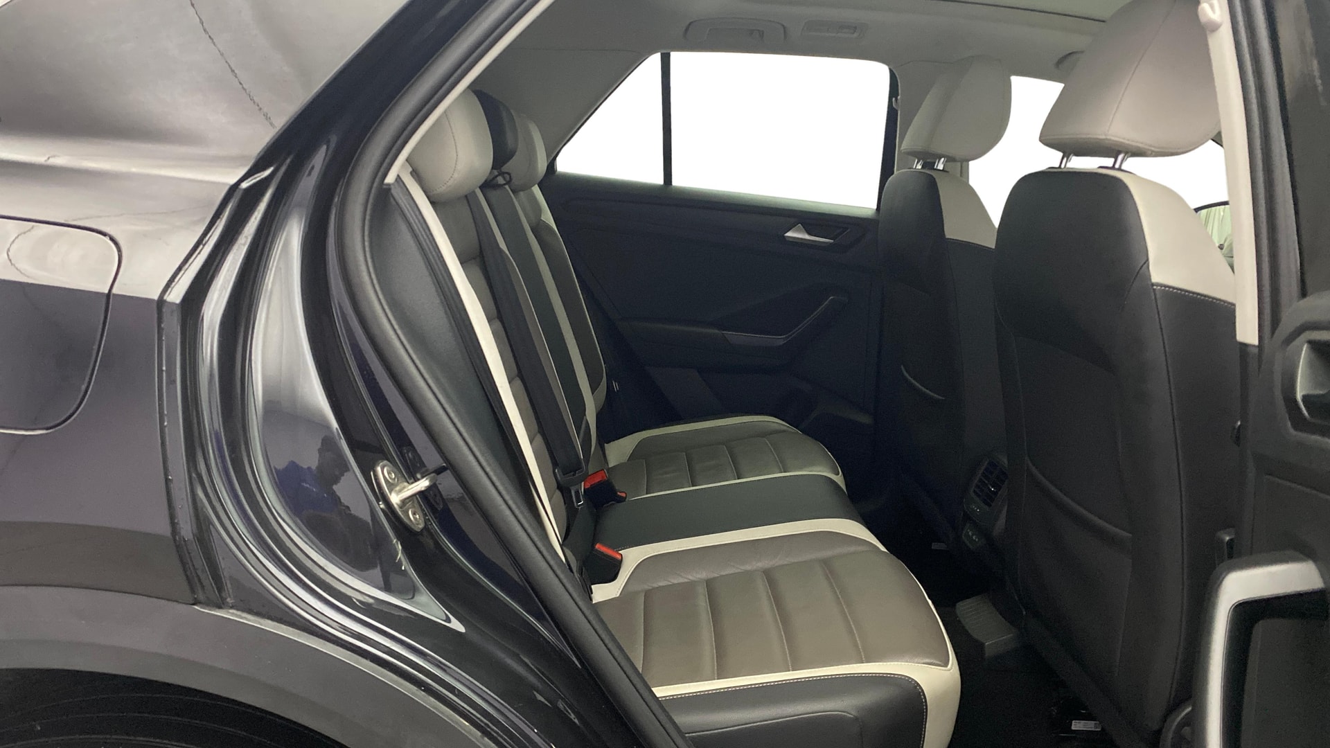 View 2021 Volkswagen T-Roc 1.5 TSI Image 28 Used 2021 Volkswagen T-Roc 1.5 TSI Image 28