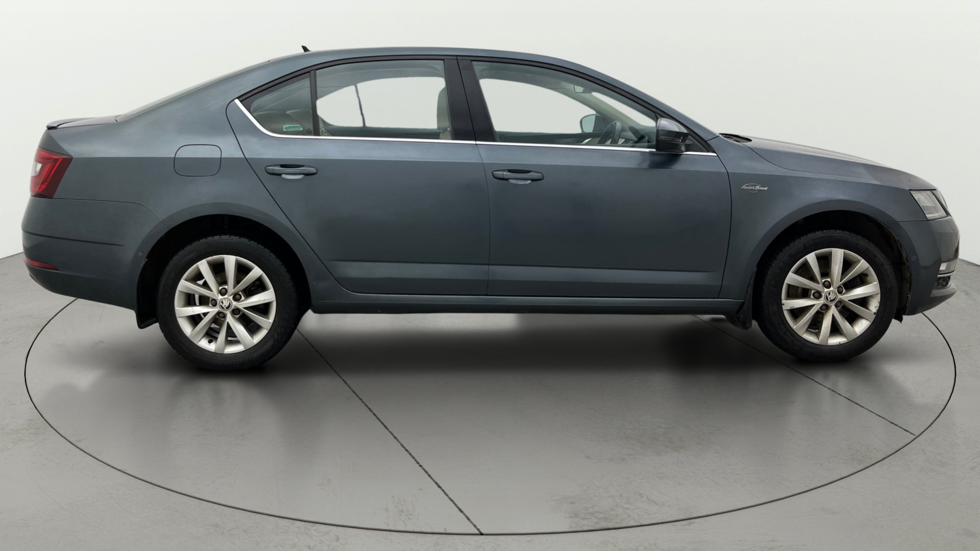 View 2018 Skoda Octavia 1.8 Style Plus TSI AT Image 8 Used 2018 Skoda Octavia 1.8 Style Plus TSI AT Image 8