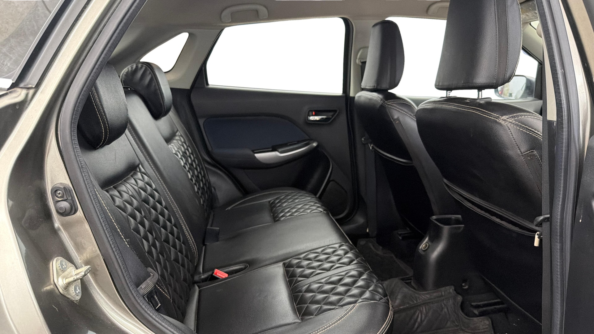 View 2022 Maruti Suzuki 1000 Base Variant Image 28 Used 2022 Maruti Suzuki 1000 Base Variant Image 28