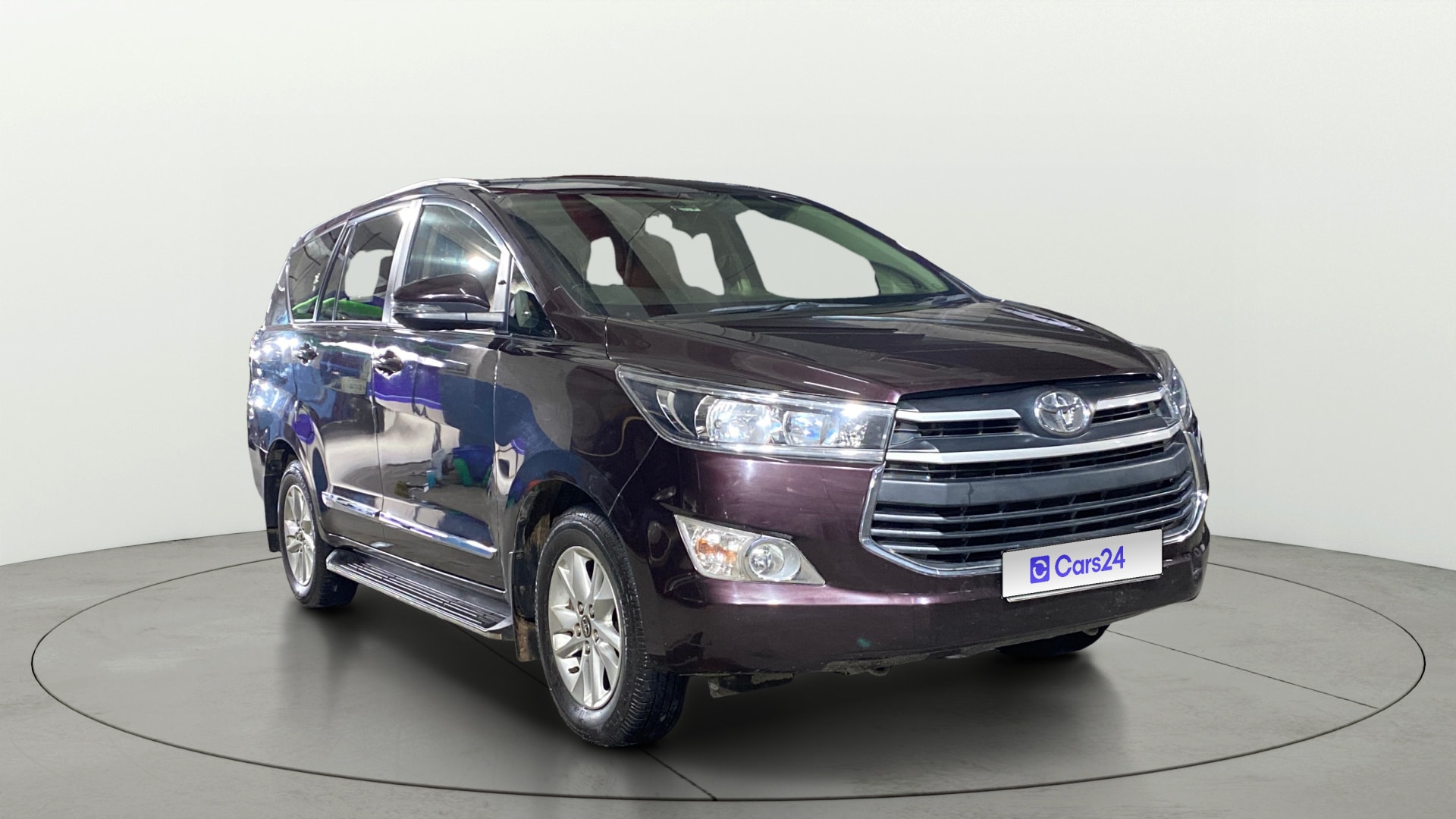 View 2018 Toyota Innova Crysta 2.4 GX MT 8-Seater BS IV Image 22 Used 2018 Toyota Innova Crysta 2.4 GX MT 8-Seater BS IV Image 22