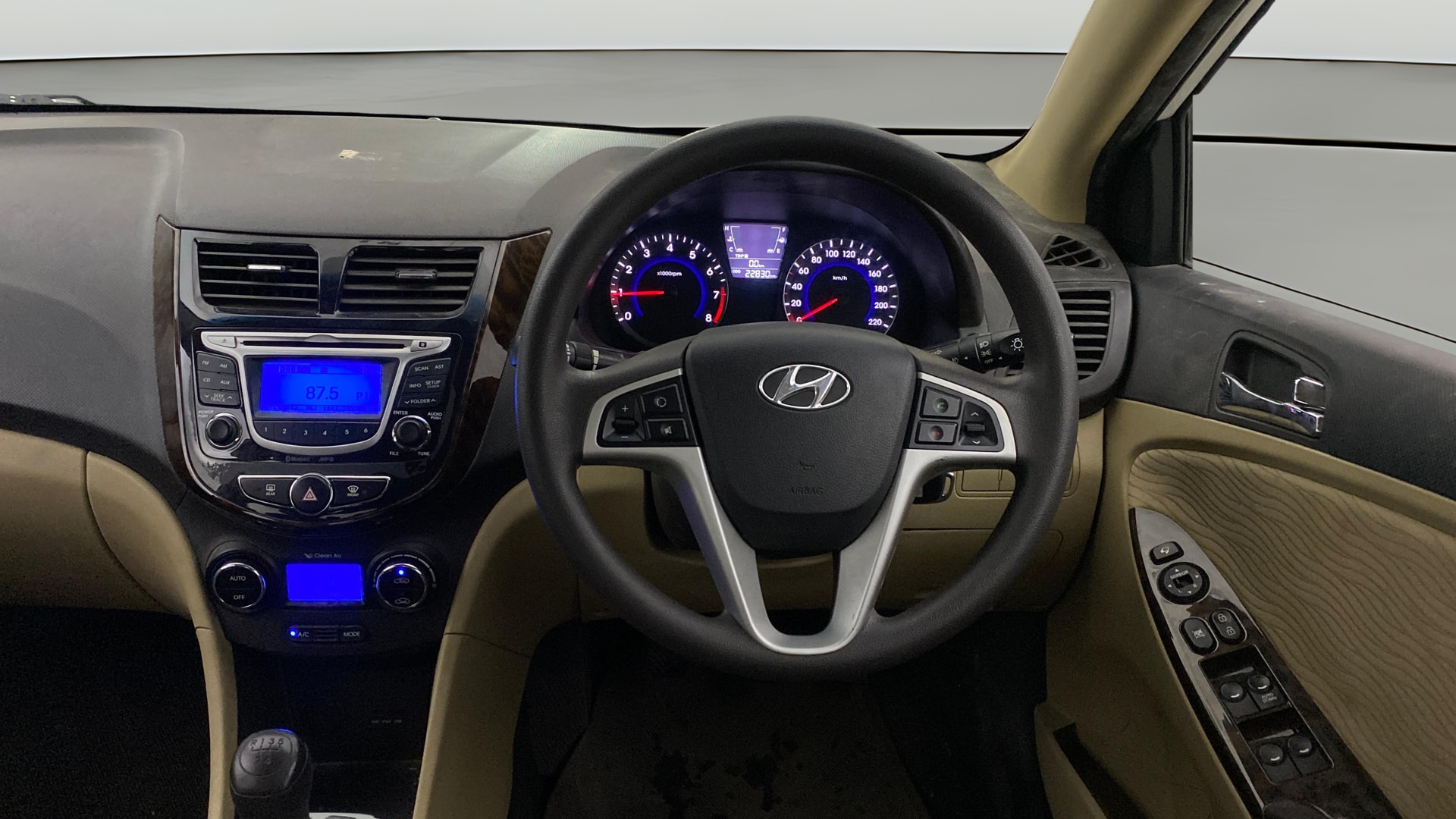 View 2014 Hyundai Fluidic Verna 1.6 VTVT SX Image 20 Used 2014 Hyundai Fluidic Verna 1.6 VTVT SX Image 20