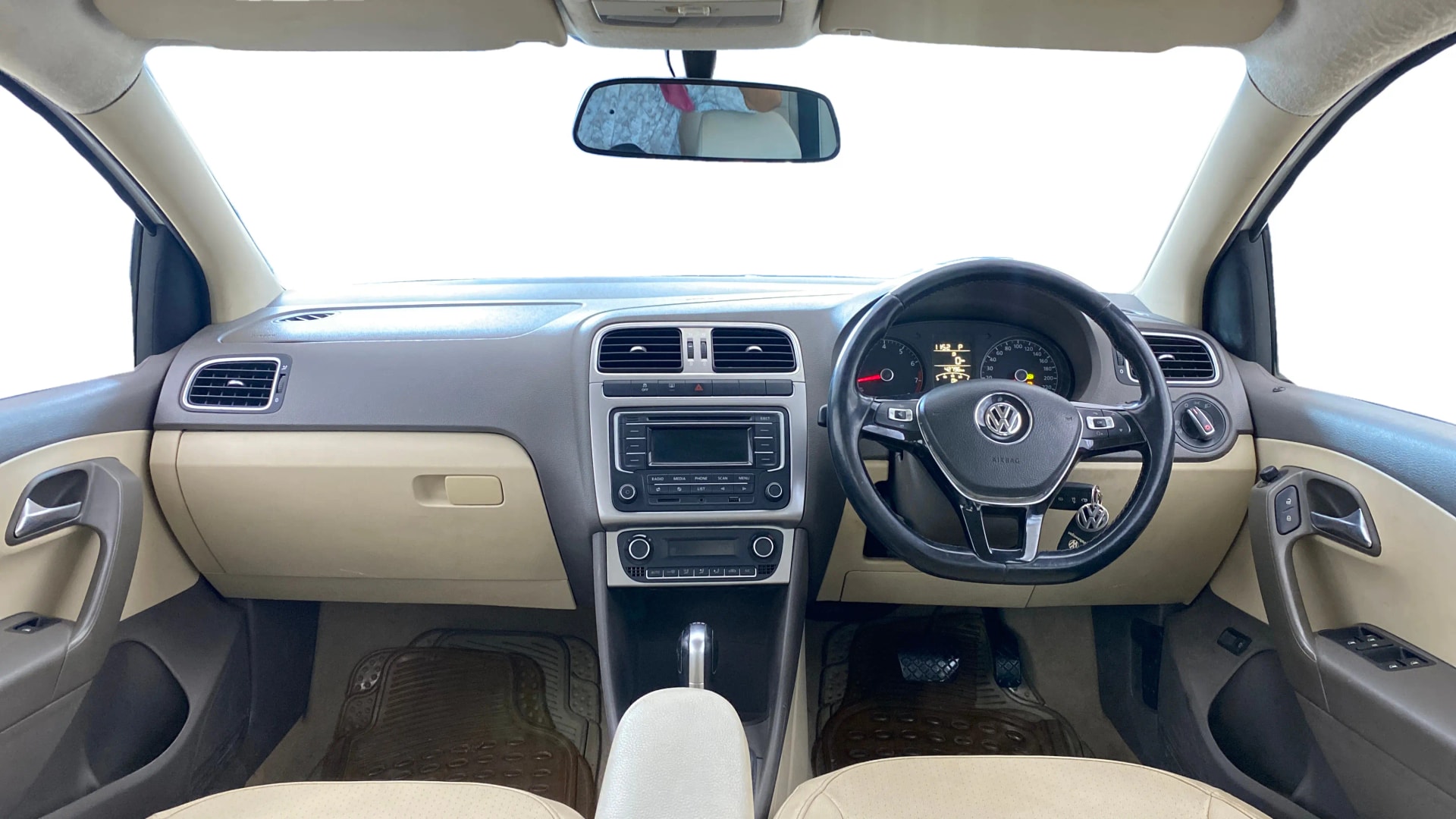 View 2015 Volkswagen Vento DSG Image 15 Used 2015 Volkswagen Vento DSG Image 15