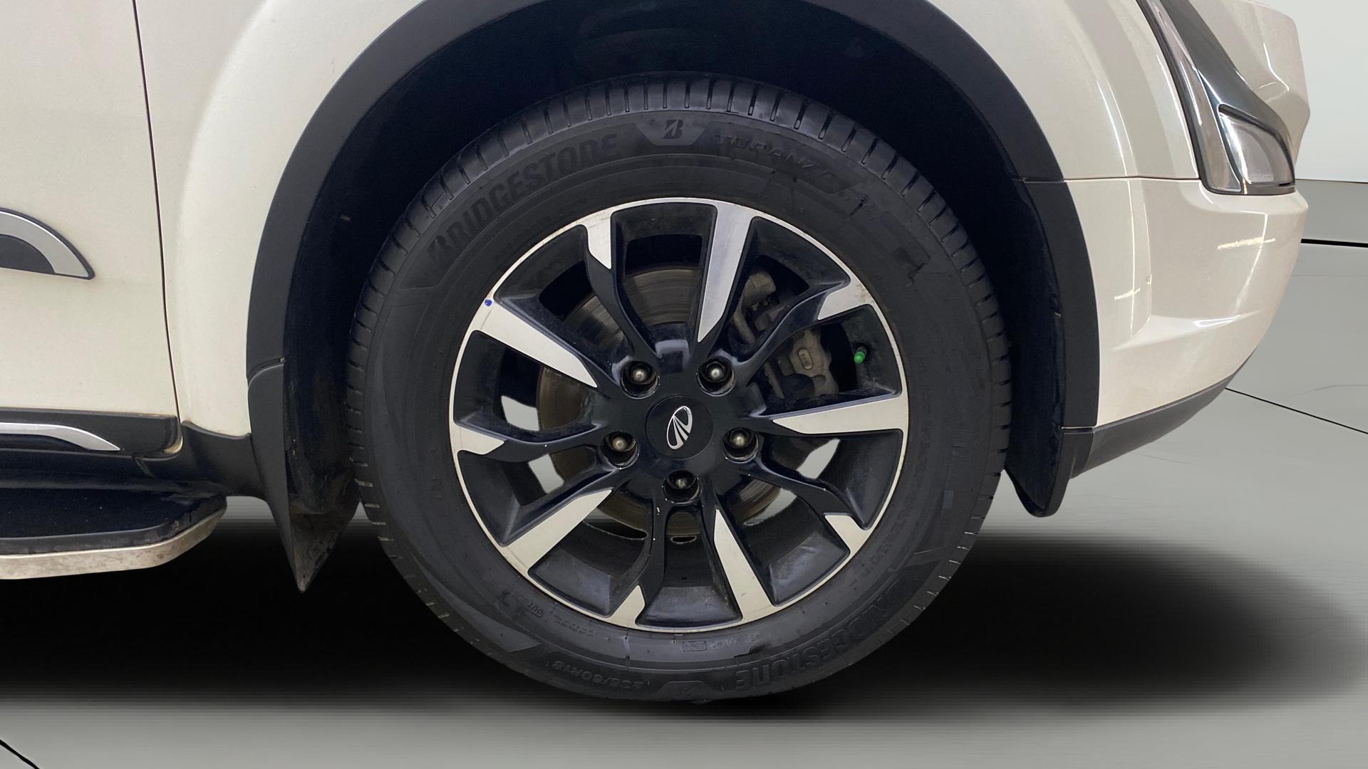 View 2021 Mahindra XUV500 W11 Image 46 Used 2021 Mahindra XUV500 W11 Image 46