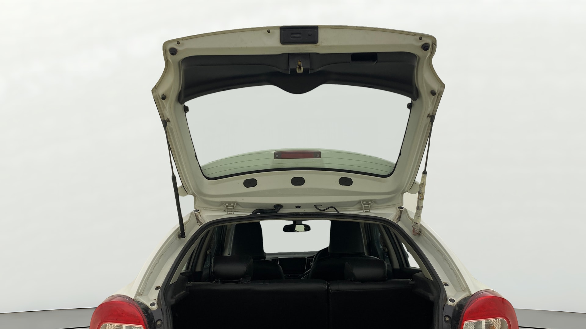 View 2019 Maruti Suzuki 1000 Base Variant Image 16 Used 2019 Maruti Suzuki 1000 Base Variant Image 16