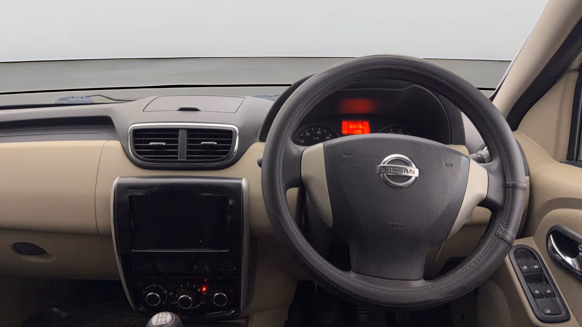 View 2014 Nissan Terrano XL P Image 20 Used 2014 Nissan Terrano XL P Image 20