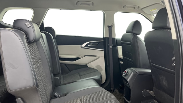 View Kia Carens Image 36 Used Kia Carens Image 36