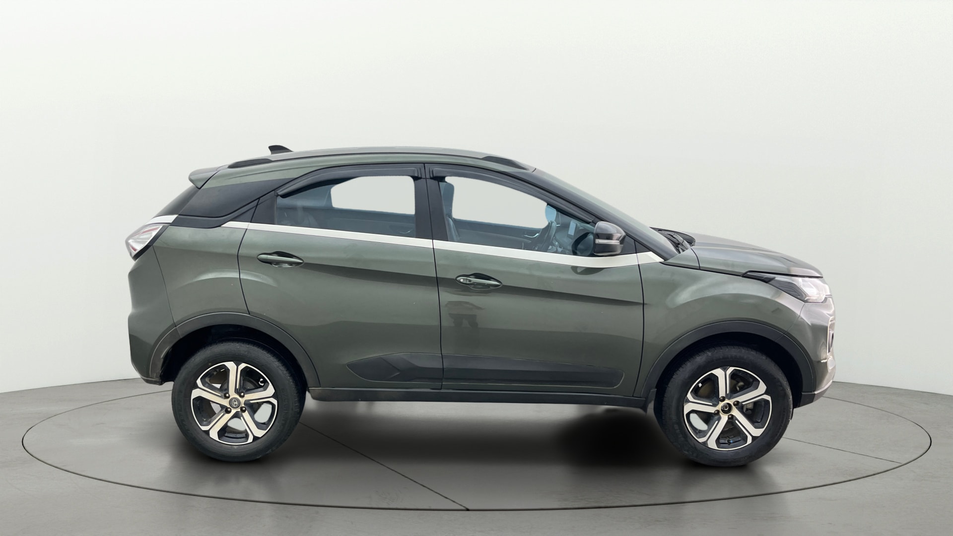 View 2021 Tata Nexon Revotron XE Image 9 Used 2021 Tata Nexon Revotron XE Image 9