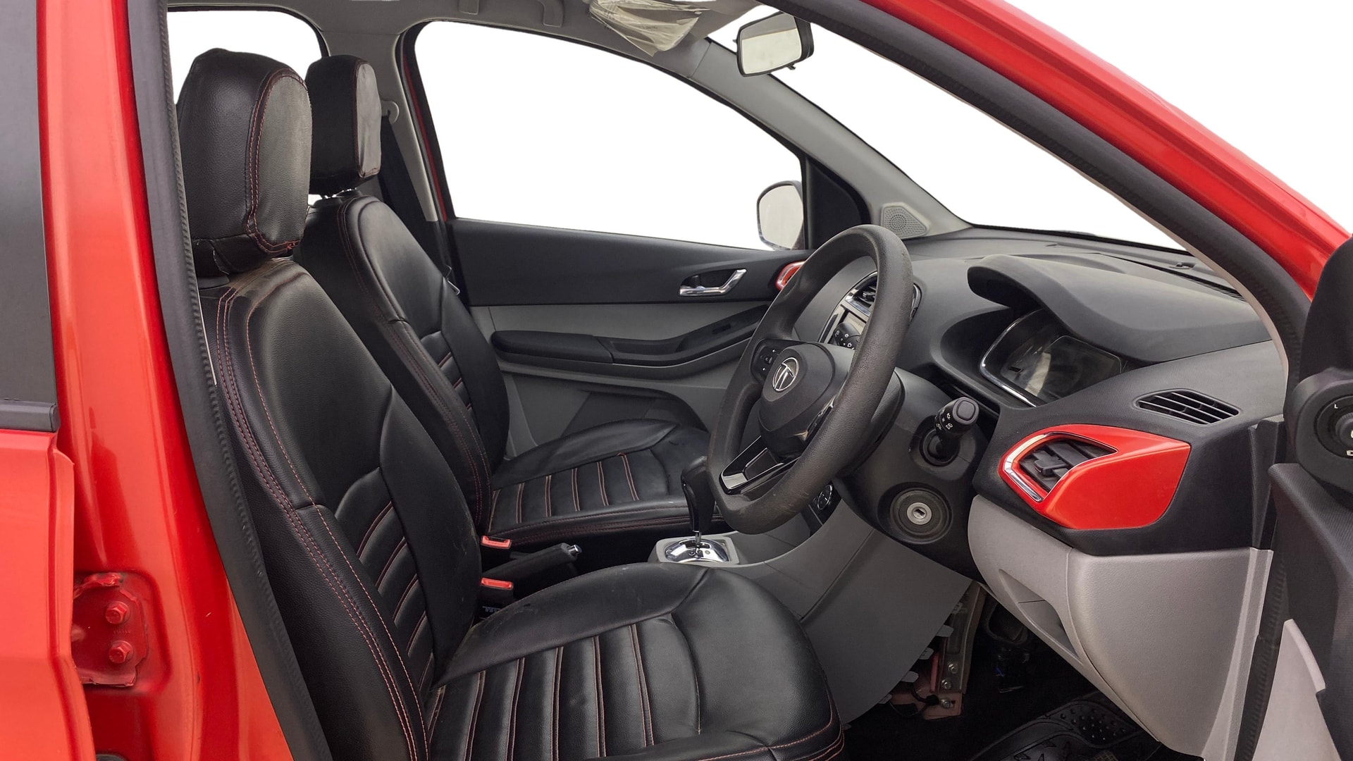 View 2020 Tata Tiago Revotorq XB Image 17 Used 2020 Tata Tiago Revotorq XB Image 17