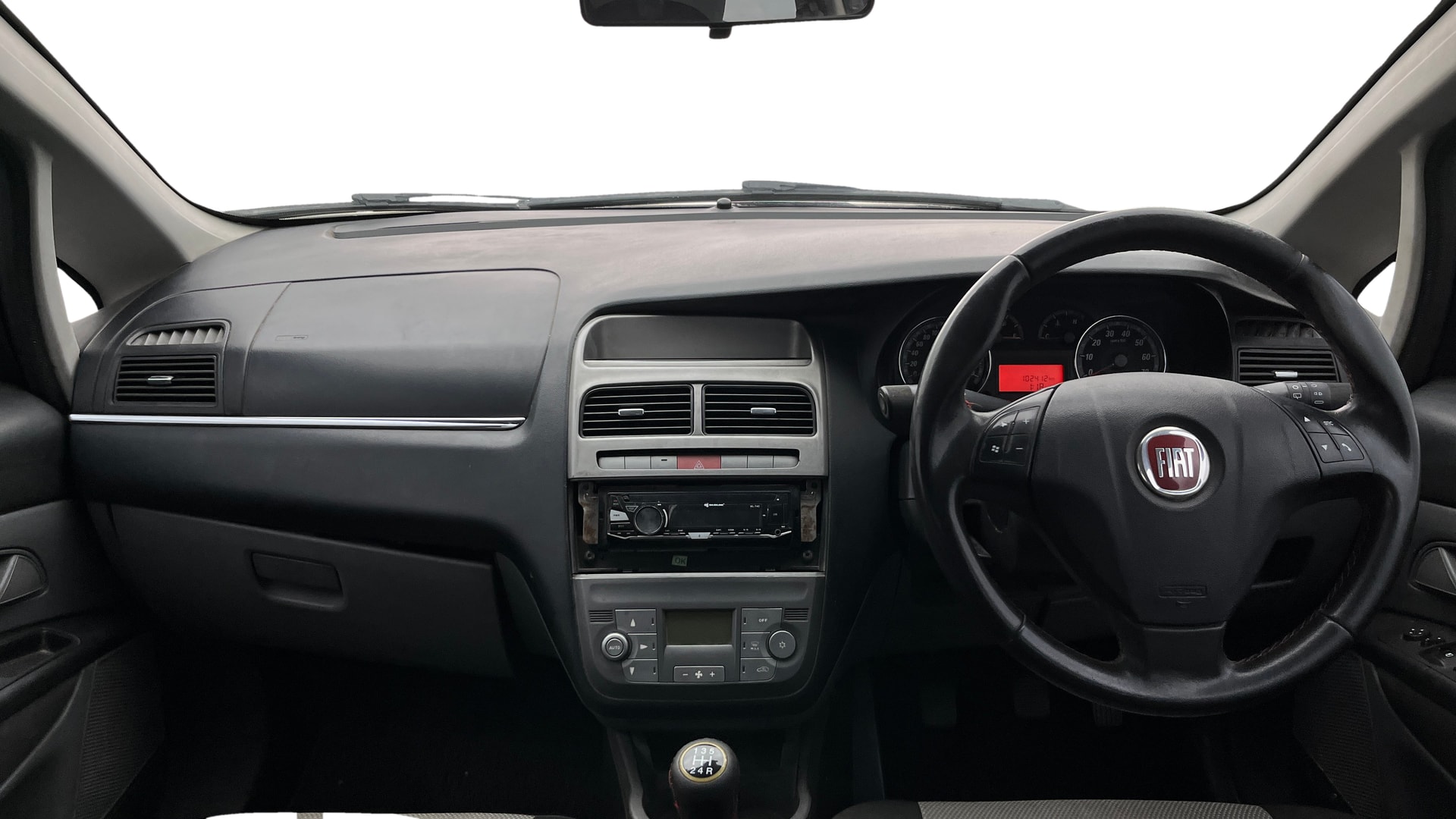 View 2013 Fiat Grande Punto 1.3 Emotion Pack 90 HP Image 15 Used 2013 Fiat Grande Punto 1.3 Emotion Pack 90 HP Image 15