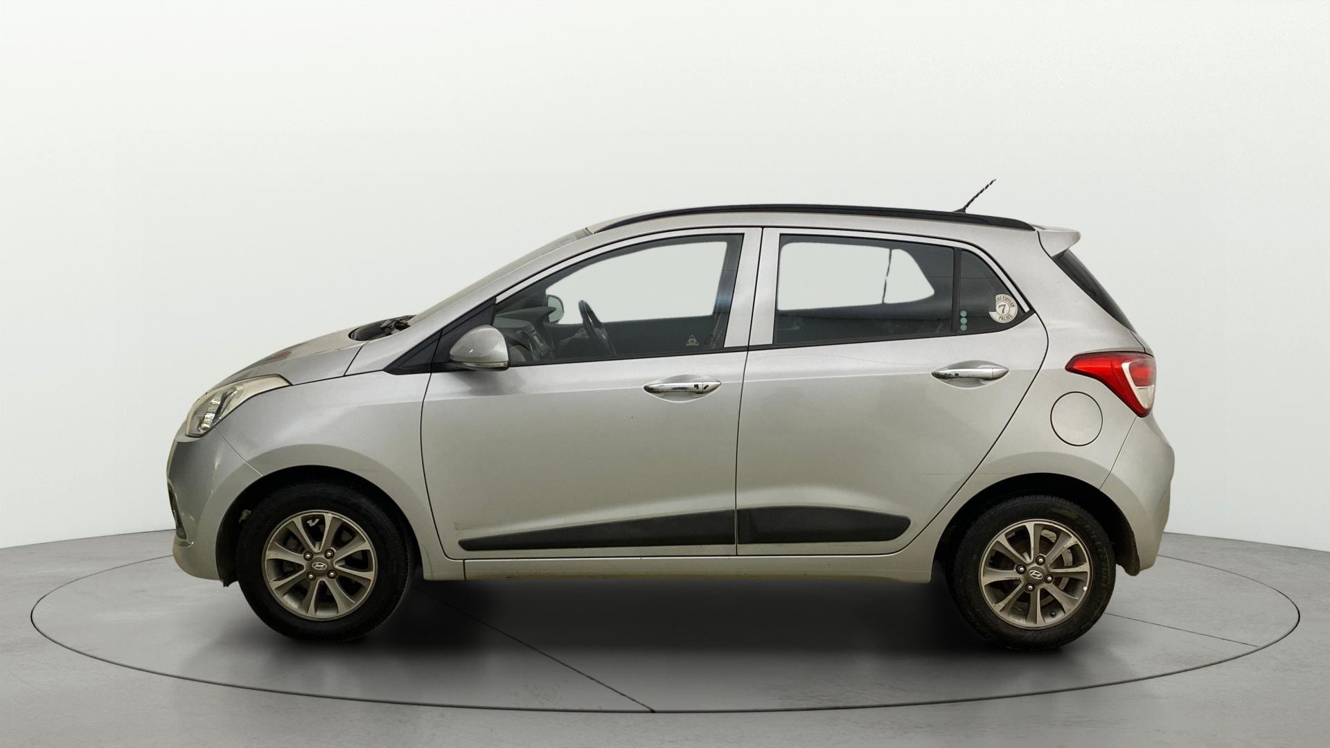View 2014 Hyundai Grand i10 1.2 Asta Petrol Image 5 Used 2014 Hyundai Grand i10 1.2 Asta Petrol Image 5