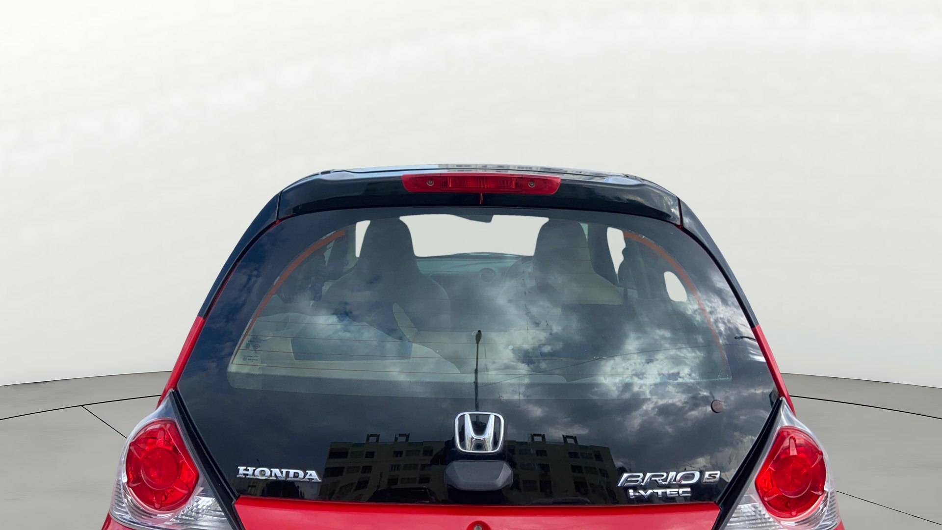 View 2015 Honda Brio VX AT Petrol Image 4 Used 2015 Honda Brio VX AT Petrol Image 4