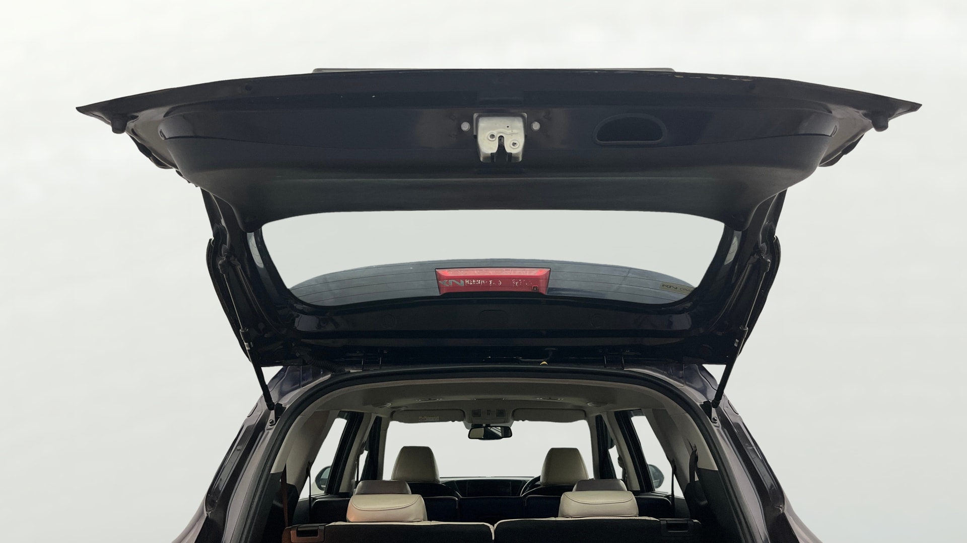 View 2022 Kia Carens Luxury Plus 1.5 AT Diesel 7 STR Image 33 Used 2022 Kia Carens Luxury Plus 1.5 AT Diesel 7 STR Image 33