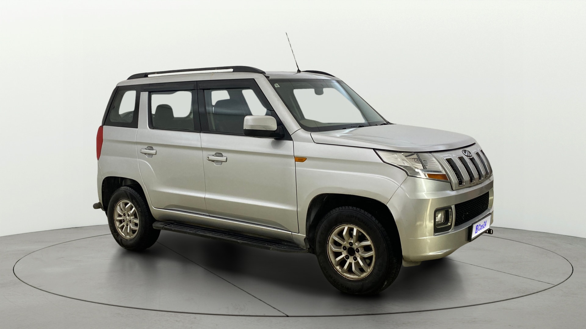 View 2017 Mahindra TUV300 T8 Image 22 Used 2017 Mahindra TUV300 T8 Image 22