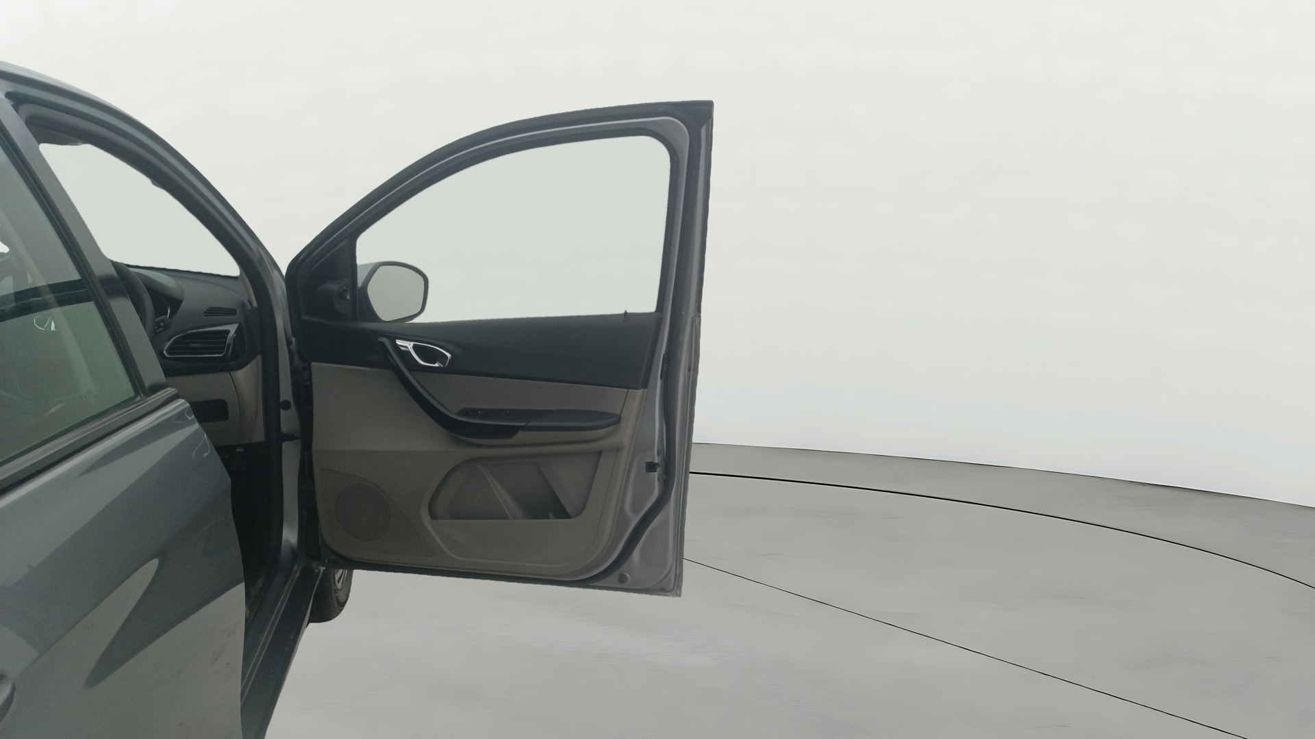 View 2019 Tata Tiago Revotorq XB Image 44 Used 2019 Tata Tiago Revotorq XB Image 44