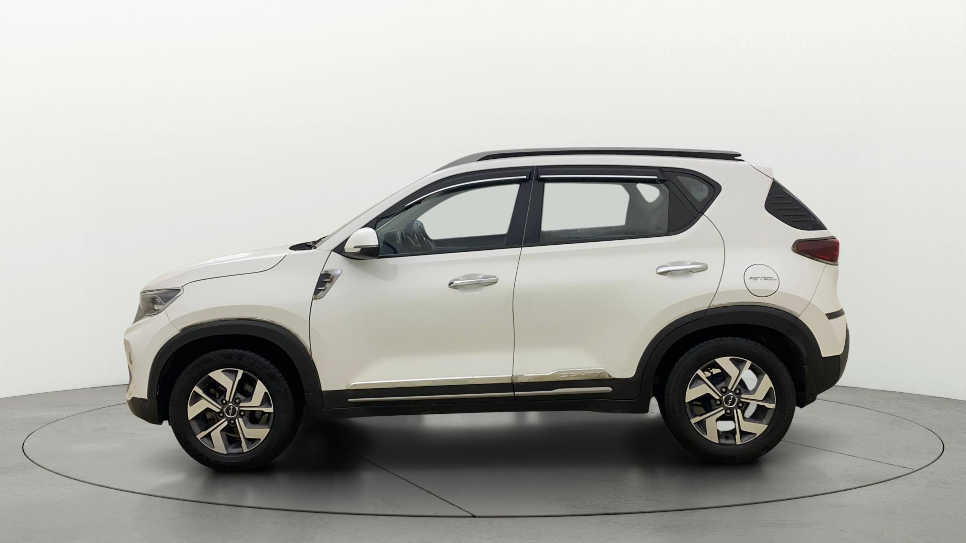 View 2021 Kia Sonet HTX iMT Petrol Image 26 Used 2021 Kia Sonet HTX iMT Petrol Image 26