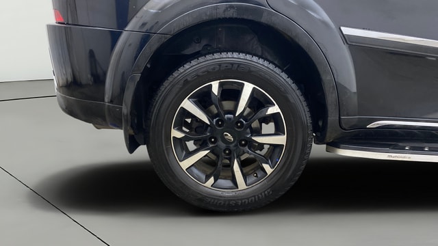 View Mahindra XUV500 Image 35 Used Mahindra XUV500 Image 35